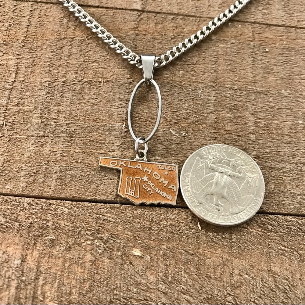 🆕 Oklahoma Oval Drop Pendant Necklace Vintage Enamel/Stainless Steel - Picture 3 of 5